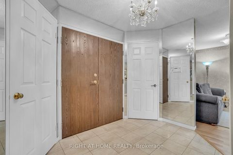 Photo 6 at 604 - 195 St Patrick Street, Chinatown, Toronto