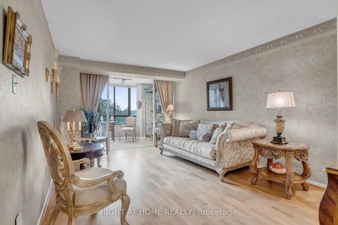 Photo 7 at 604 - 195 St Patrick Street, Chinatown, Toronto