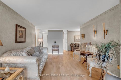 Photo 9 at 604 - 195 St Patrick Street, Chinatown, Toronto