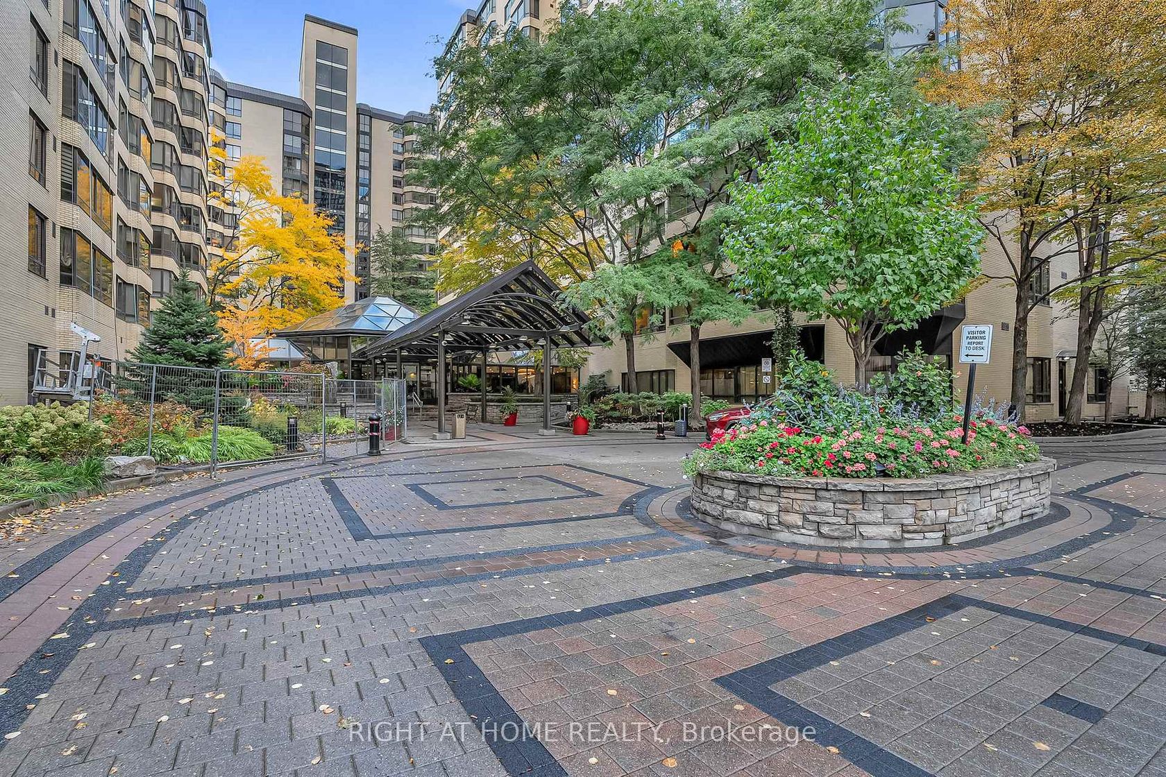 604 - 195 St Patrick Street, Chinatown, Toronto by Loree Meneguzzi Real Estate 604 - 195 St Patrick Street, Chinatown, Toronto