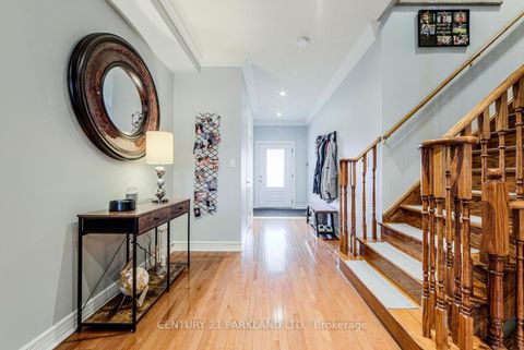 Photo 9 at 81 D'amato Crescent, Maple, Vaughan