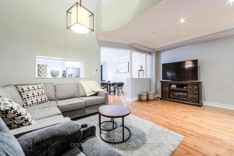 Photo 13 at 81 D'amato Crescent, Maple, Vaughan Photo 13 at 81 D'amato Crescent, Maple, Vaughan