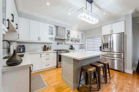 Photo 16 at 81 D'amato Crescent, Maple, Vaughan Photo 16 at 81 D'amato Crescent, Maple, Vaughan