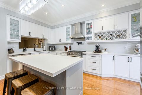 Photo 18 at 81 D'amato Crescent, Maple, Vaughan