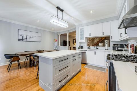 Photo 19 at 81 D'amato Crescent, Maple, Vaughan