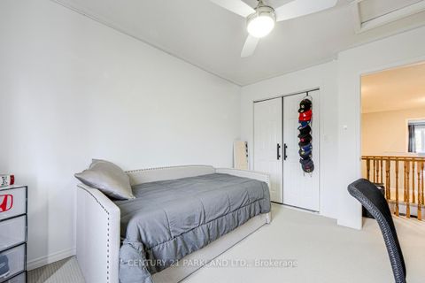 Photo 24 at 81 D'amato Crescent, Maple, Vaughan