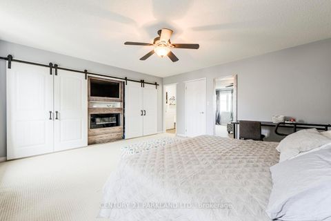 Photo 29 at 81 D'amato Crescent, Maple, Vaughan