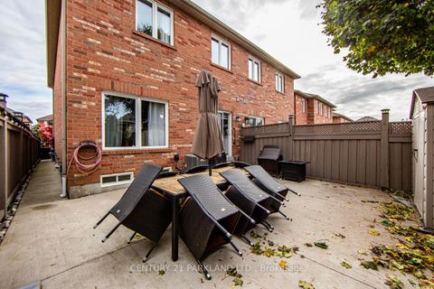 Photo 37 at 81 D'amato Crescent, Maple, Vaughan