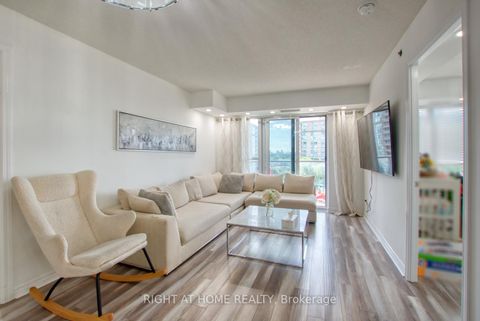 Photo 4 at 827 - 35 Saranac Boulevard, Lawrence, Toronto