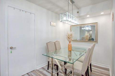 Photo 10 at 827 - 35 Saranac Boulevard, Lawrence, Toronto