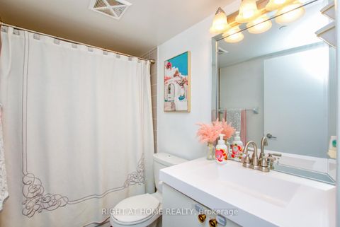 Photo 12 at 827 - 35 Saranac Boulevard, Lawrence, Toronto
