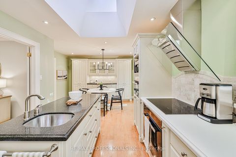 Photo 10 at 10 Neilor Crescent, Markland Wood, Toronto