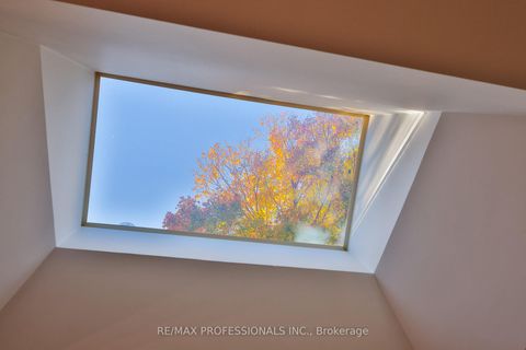 Photo 11 at 10 Neilor Crescent, Markland Wood, Toronto