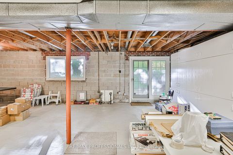 Photo 39 at 10 Neilor Crescent, Markland Wood, Toronto