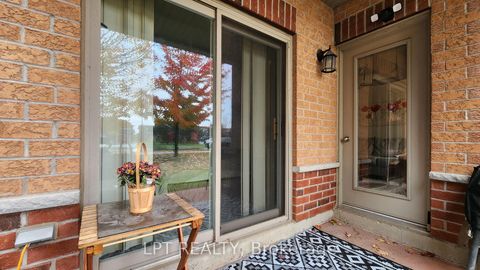 Photo 2 at 110 - 500 Mapleview Drive W, Holly, Barrie