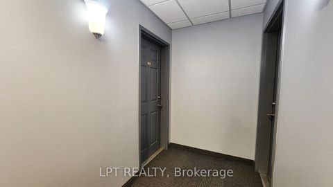 Photo 5 at 110 - 500 Mapleview Drive W, Holly, Barrie