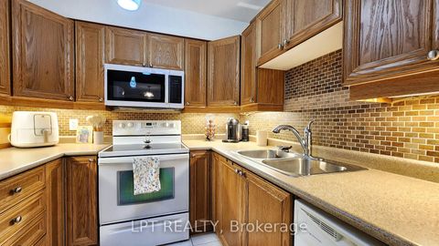 Photo 9 at 110 - 500 Mapleview Drive W, Holly, Barrie