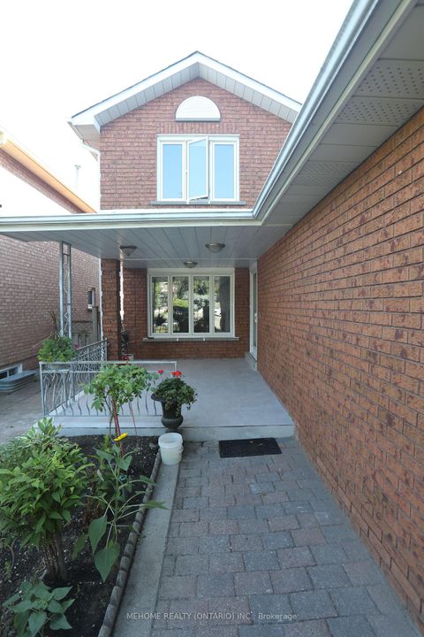 Photo 4 at 70 Governor Crescent, East Woodbridge, Vaughan