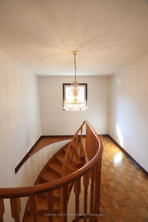 Photo 9 at 70 Governor Crescent, East Woodbridge, Vaughan