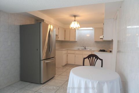 Photo 19 at 70 Governor Crescent, East Woodbridge, Vaughan