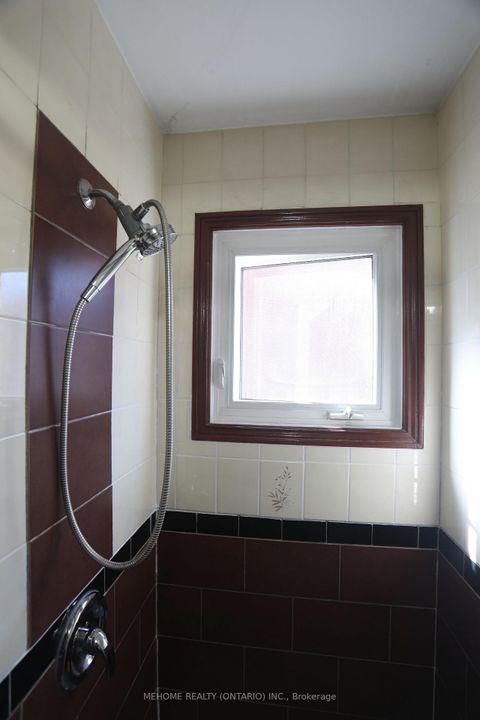 Photo 34 at 70 Governor Crescent, East Woodbridge, Vaughan