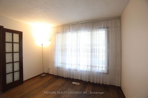 Photo 36 at 70 Governor Crescent, East Woodbridge, Vaughan