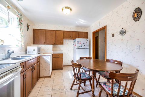 Photo 10 at 156 Catalina Drive, Guildwood, Toronto