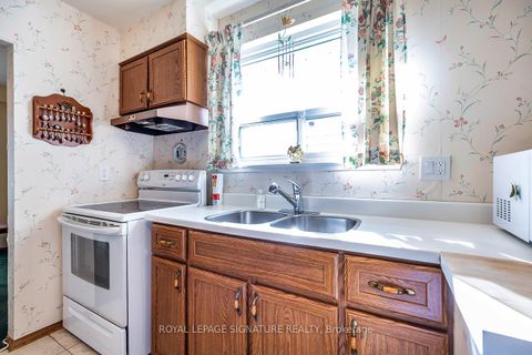 Photo 11 at 156 Catalina Drive, Guildwood, Toronto