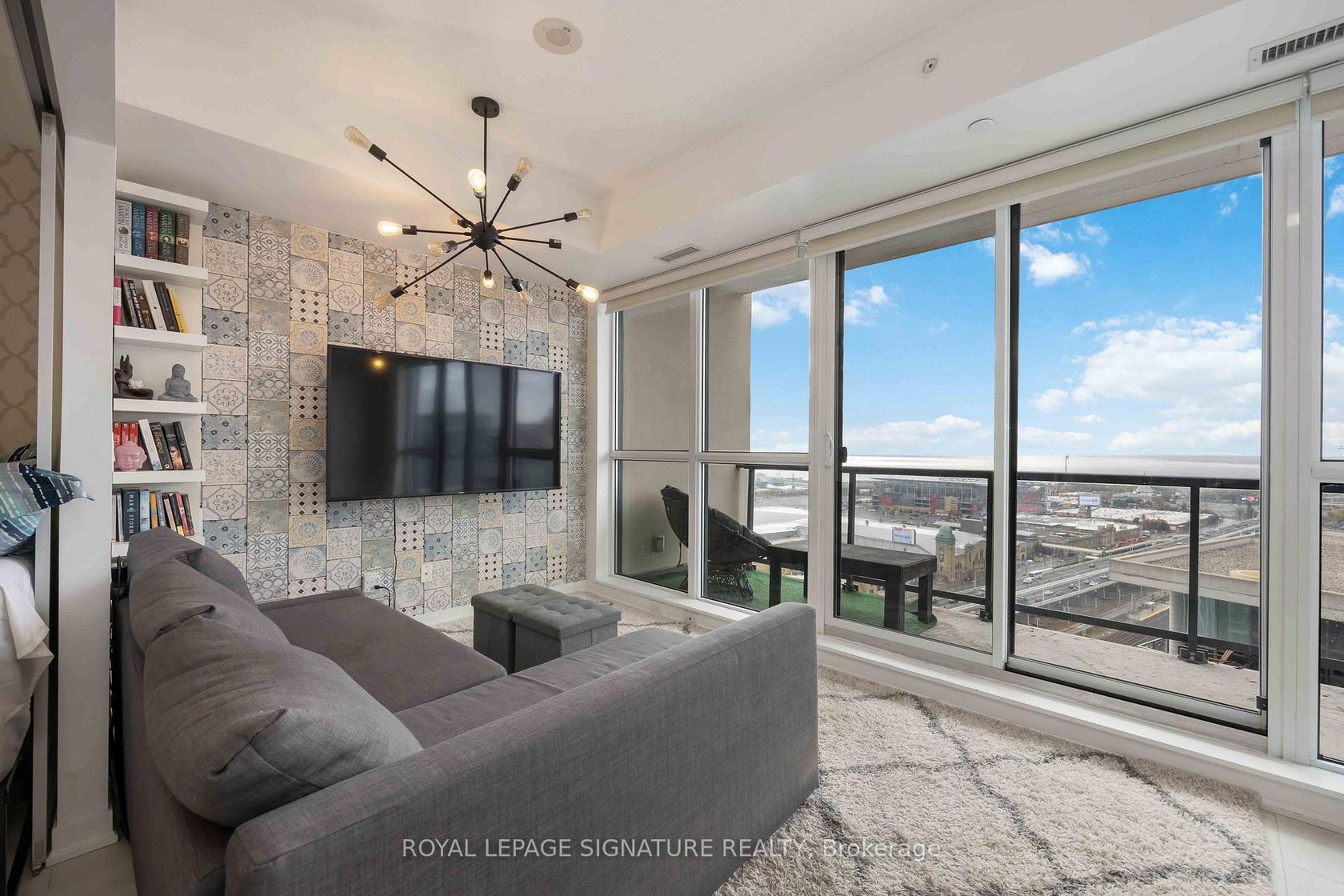 2215 - 51 East Liberty Street, Niagara, Toronto 