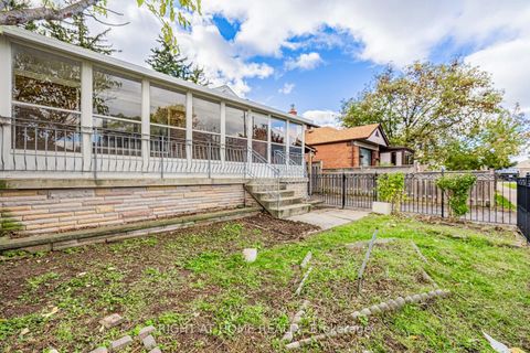 Photo 3 at 5 Mcgregor Road, Dorset Park, Toronto