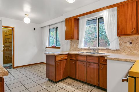 Photo 10 at 9 Larchmere Avenue, Humber Summit, Toronto