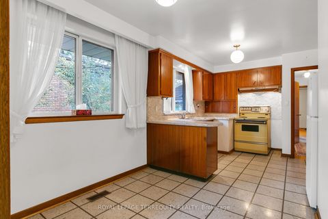 Photo 11 at 9 Larchmere Avenue, Humber Summit, Toronto