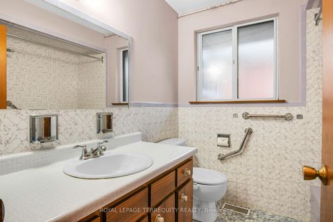 Photo 16 at 9 Larchmere Avenue, Humber Summit, Toronto