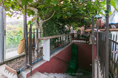 Photo 36 at 9 Larchmere Avenue, Humber Summit, Toronto