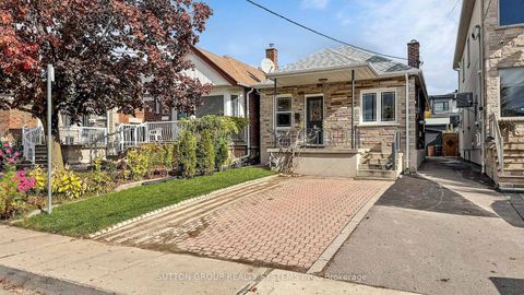 Photo 2 at 19 Montcalm Avenue, Belgravia, Toronto