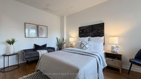 Photo 11 at 19 Montcalm Avenue, Belgravia, Toronto