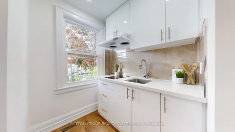 Photo 15 at 19 Montcalm Avenue, Belgravia, Toronto