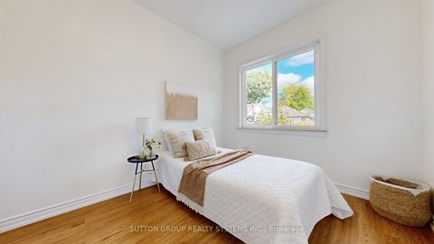 Photo 21 at 19 Montcalm Avenue, Belgravia, Toronto