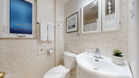 Photo 24 at 19 Montcalm Avenue, Belgravia, Toronto