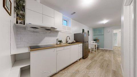 Photo 27 at 19 Montcalm Avenue, Belgravia, Toronto