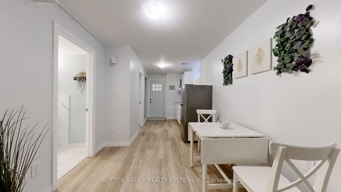 Photo 31 at 19 Montcalm Avenue, Belgravia, Toronto