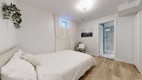 Photo 32 at 19 Montcalm Avenue, Belgravia, Toronto