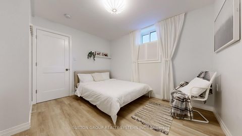 Photo 33 at 19 Montcalm Avenue, Belgravia, Toronto