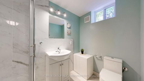 Photo 36 at 19 Montcalm Avenue, Belgravia, Toronto