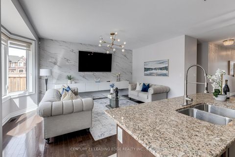 Photo 9 at 102 MACTIER Drive, Kleinburg, Vaughan