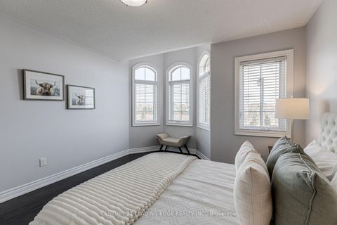 Photo 17 at 102 MACTIER Drive, Kleinburg, Vaughan