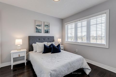 Photo 18 at 102 MACTIER Drive, Kleinburg, Vaughan