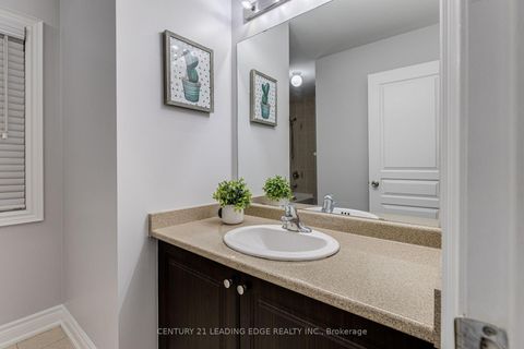 Photo 21 at 102 MACTIER Drive, Kleinburg, Vaughan