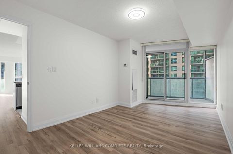 Photo 6 at 1110 - 30 GRAND TRUNK Crescent SW, Waterfront Communities C1, Toronto