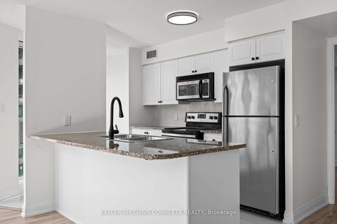 Photo 10 at 1110 - 30 GRAND TRUNK Crescent SW, Waterfront Communities C1, Toronto